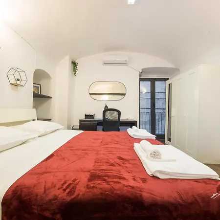 Ferry 1m Family, Free Wifi & Netflix Ac, By Tilo شقة جنوة