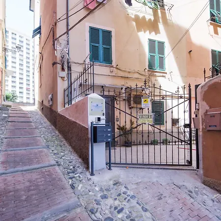 Ferry 1m Family, Free Wifi & Netflix Ac, By Tilo جنوة