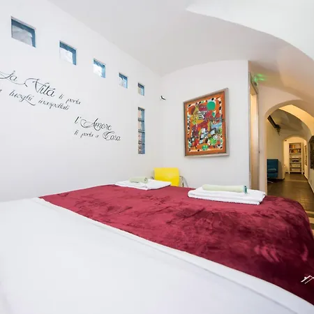 Ferry 1m Family, Free Wifi & Netflix Ac, By Tilo